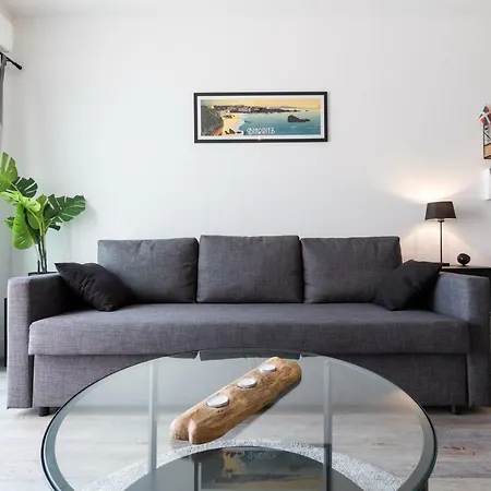 アパート South West アングレット